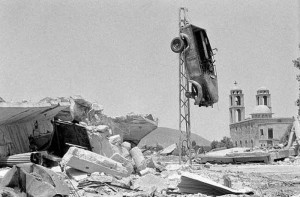 800PX-Destruction_in_the_al-Qunaytra_village_in_the_Golan_Heights,_after_the_Israeli_withdrawal_in_1974 El Museo línea de la historia de Siria